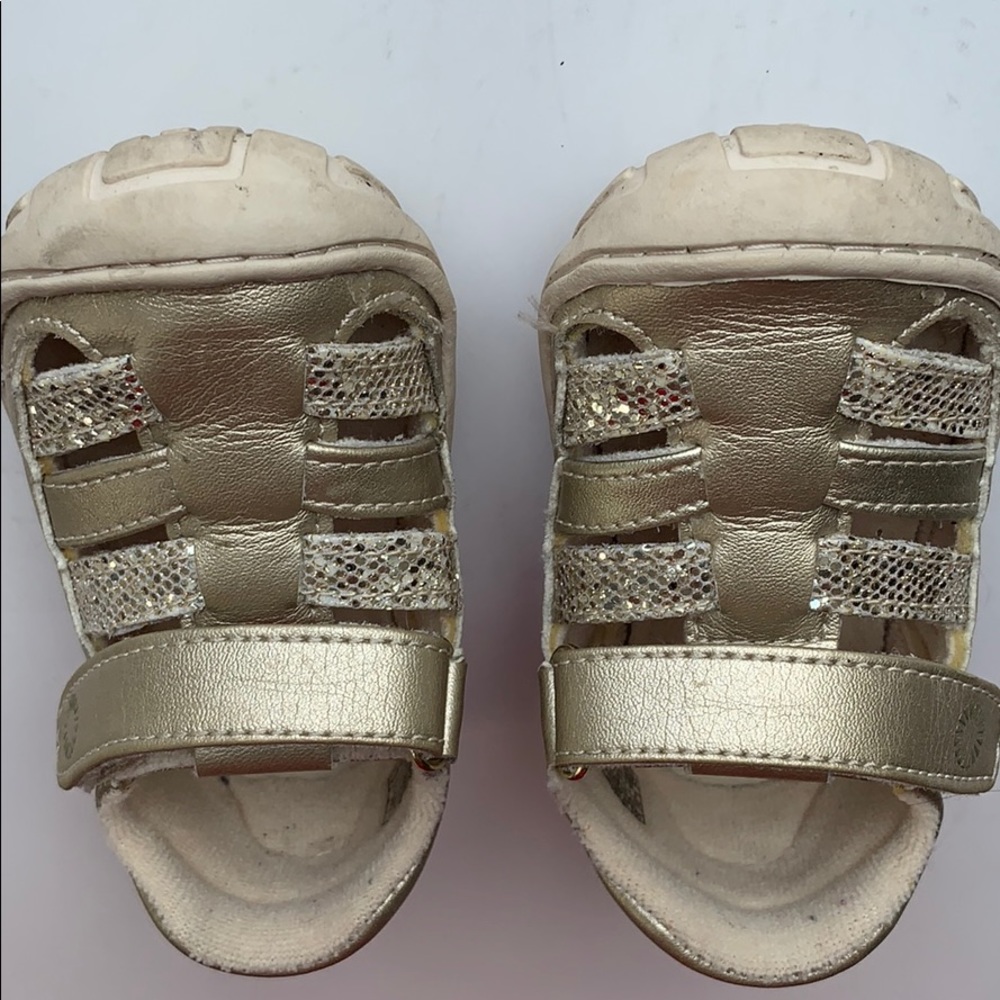 Ugg Sandals infant toddler size 5 gold sparkles